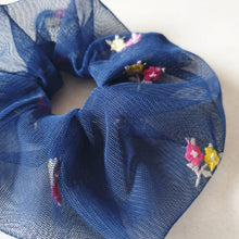 Load image into Gallery viewer, Flower embroidery scrunchie
